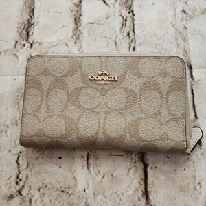 Coach Medium Id Zip Wallet In Signature Canvas